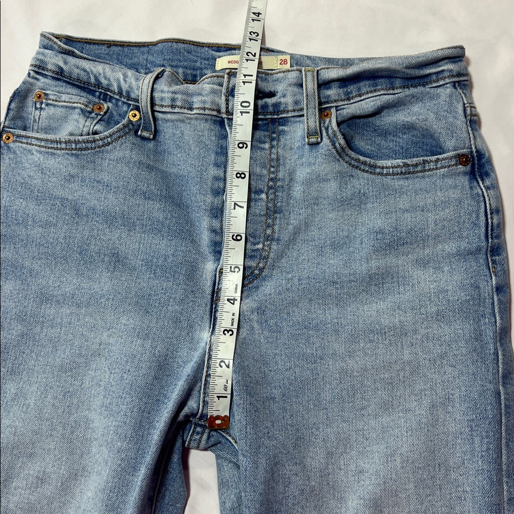 Levi’s women’s wedgie straight size 28 - Picture 4 of 10